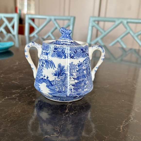 Blue willow Ridgeway Semi China Blue and White Ceramic Sugar Bowl - Picture 1 of 6
